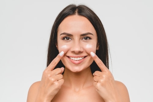 All You Need To Know About Moisturising Facial