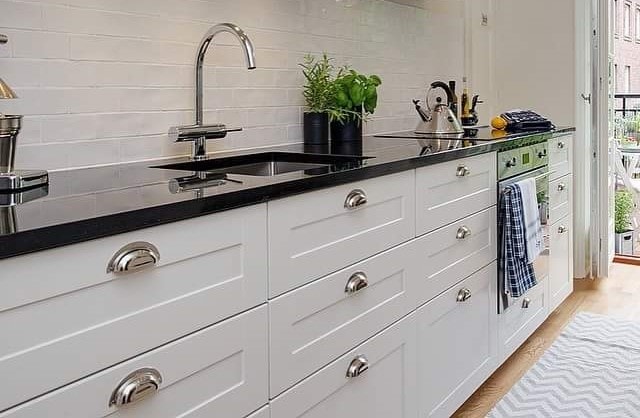 A Quick Guide To The Basic Types Of Kitchen Cabinets