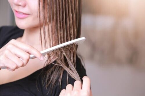 detangling hair