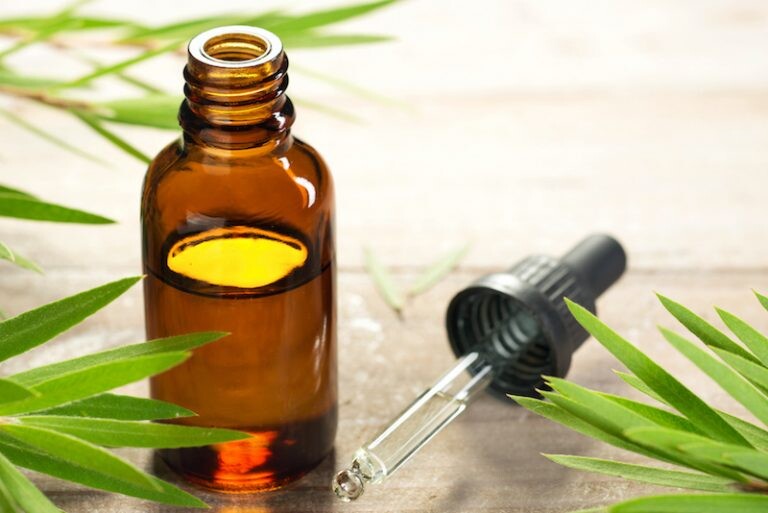 Tea Tree Oil For Acne: 6 Simple DIY Pimple Remedies
