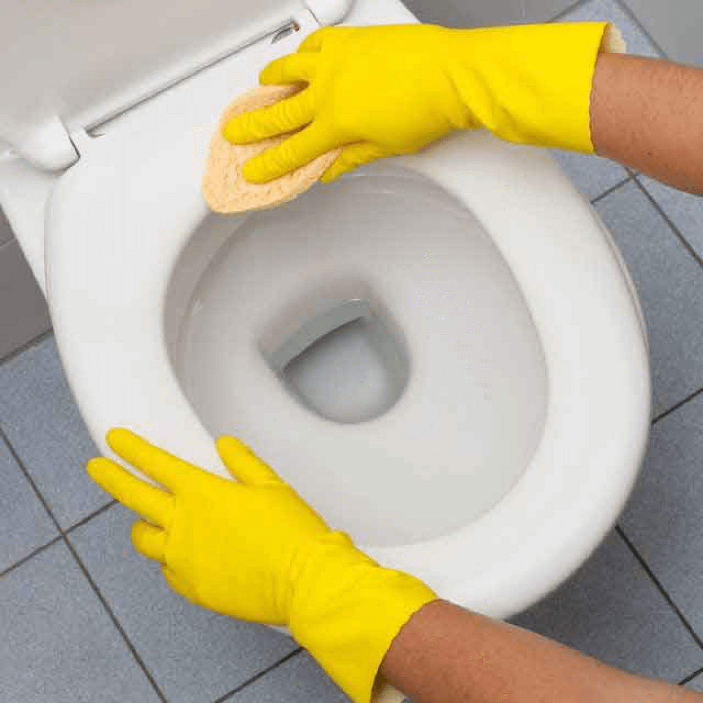 Move-in deep cleaning - Extra toilet pot outside bathroom