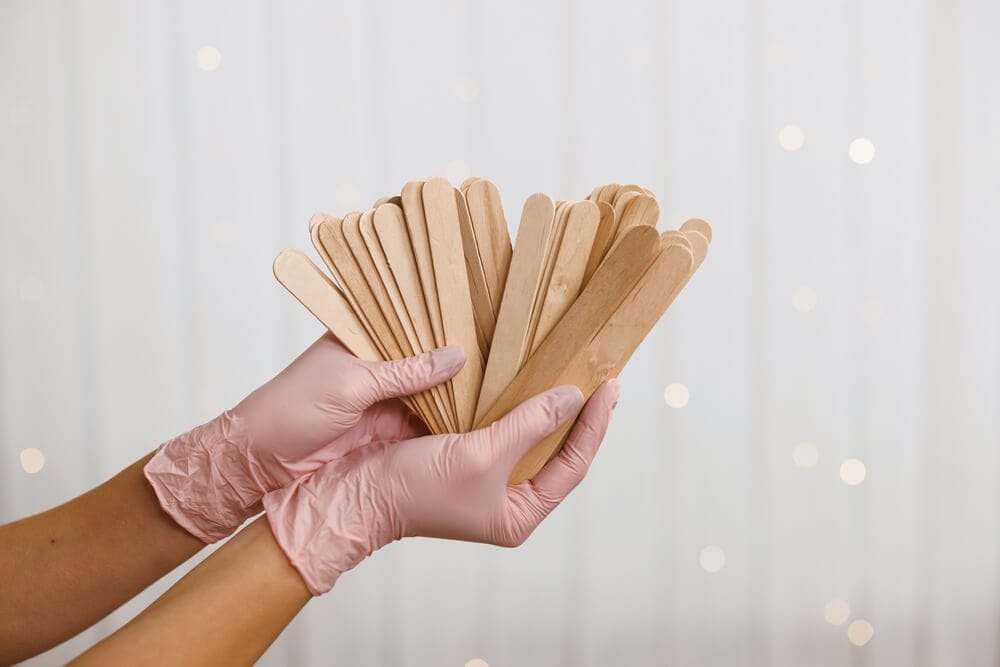 Rica wax reduces the chances of burns.