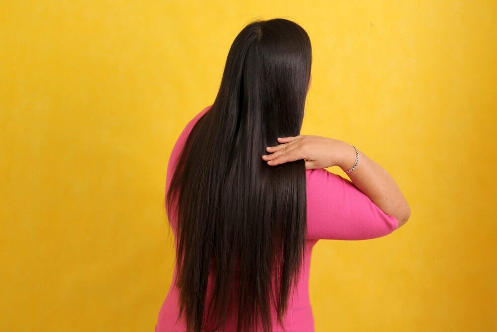 Moisturizing hair spa restores shine to dry and damaged hair.