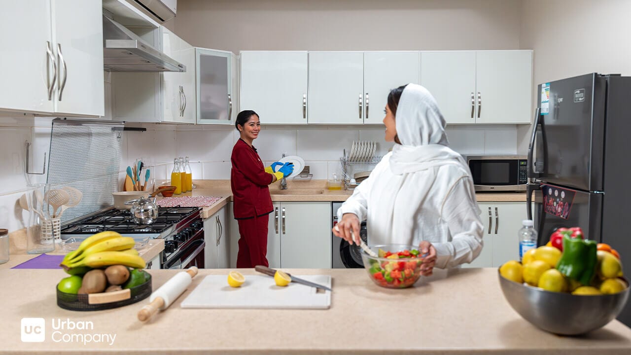 خدمة تنظيف المنازل بالساعة
