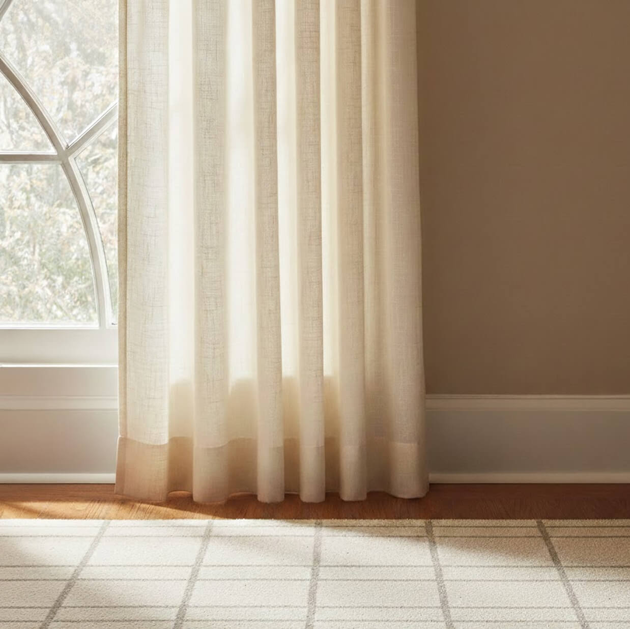 Curtains, Blinds & Carpet