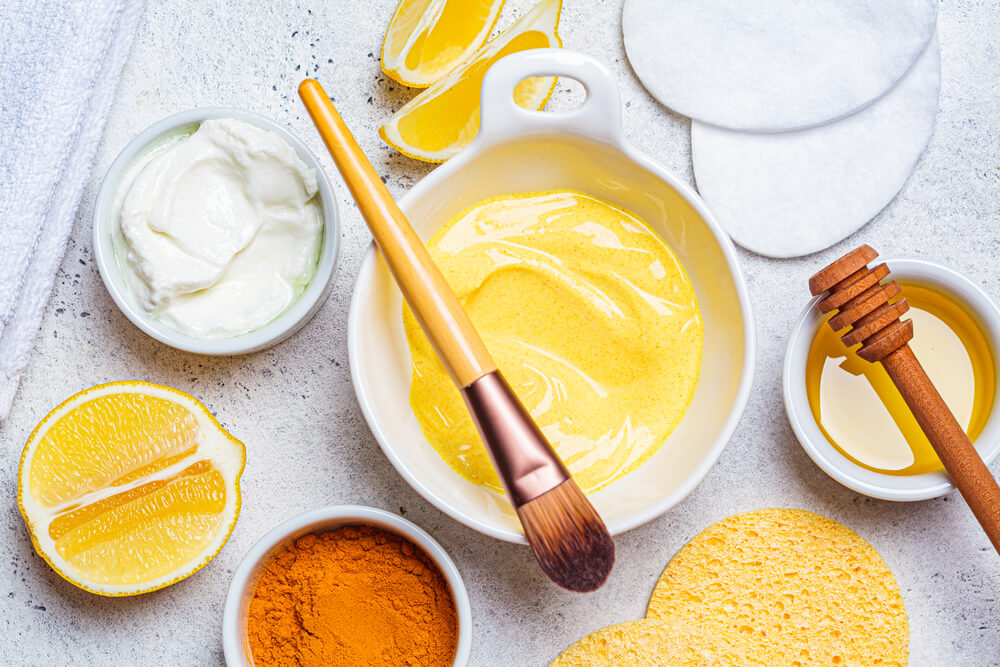 Turmeric face mask is helpful for reducing acne.