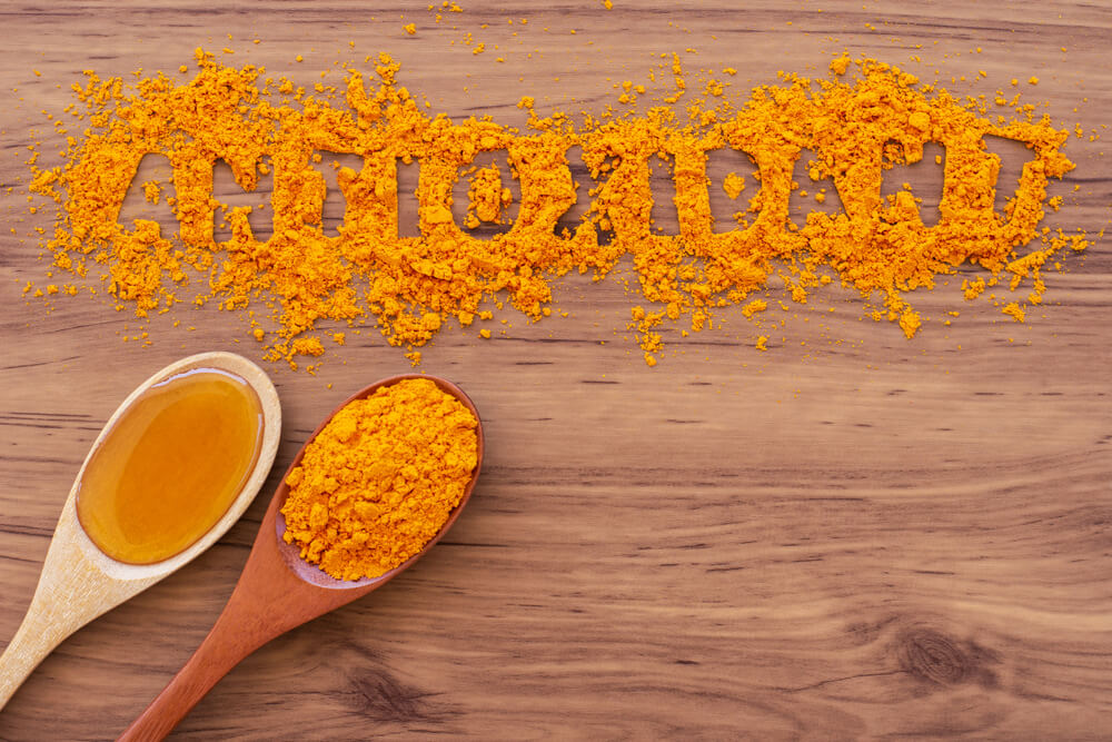 The antioxidants in turmeric promote healing and reduce scarring from acne.