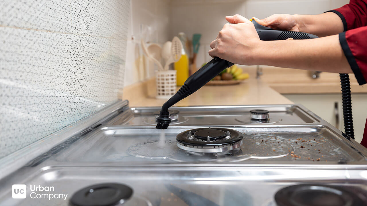 خدمة تنظيف المنازل بالساعة