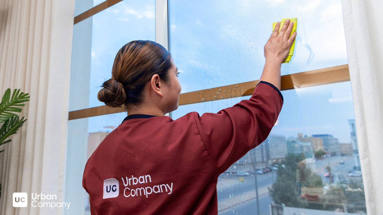 شركة تنظيف بالساعة