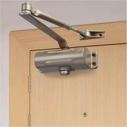 Wooden door - Door closer installation