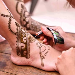 Henna - Legs Henna (upto knees)