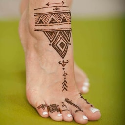 Henna - Legs Henna (upto ankles)