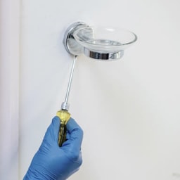 Drill & hang - Bath fittings installation (1 unit)