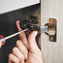 Mounting & replacement - Cabinet Hinge Replacement