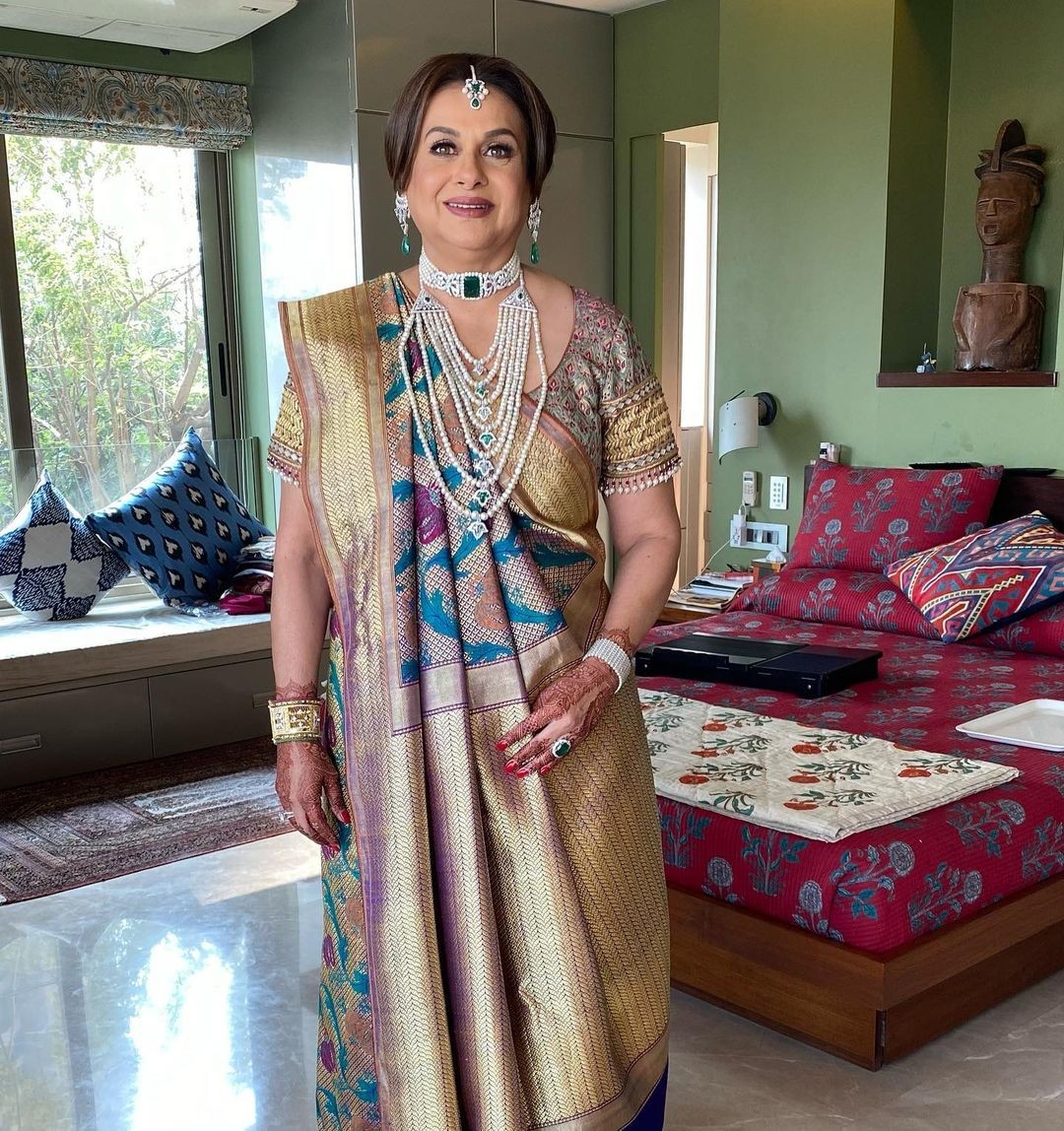 Front pallu saree drape