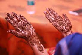 How Urban Company Made My Mehendi Brighter : Artist At Work & Behind The Lens