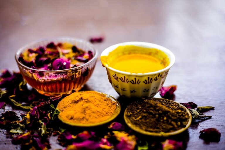 Turmeric For Oily Skin | 5 Easy DIY Recipes