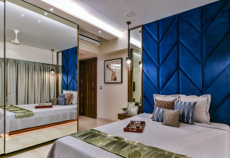 8 Almirah Designs For Small Rooms (Smart & Space-Saving Ideas!)