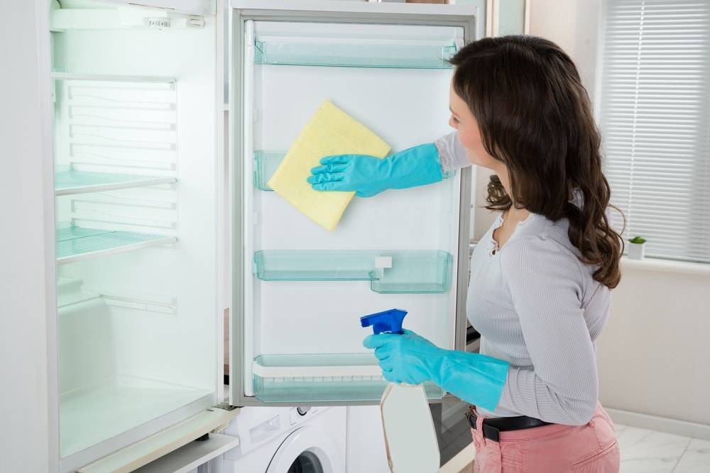 Refrigerator Cleaning Hacks And Ways To Keep It That Way!