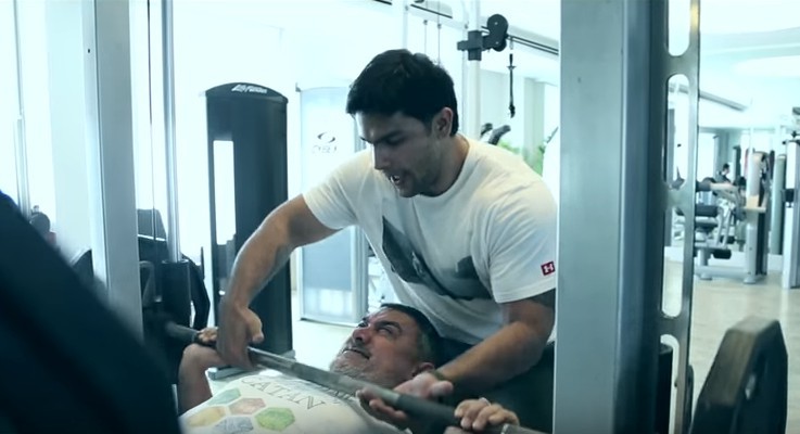 Aamir khan doing exercise