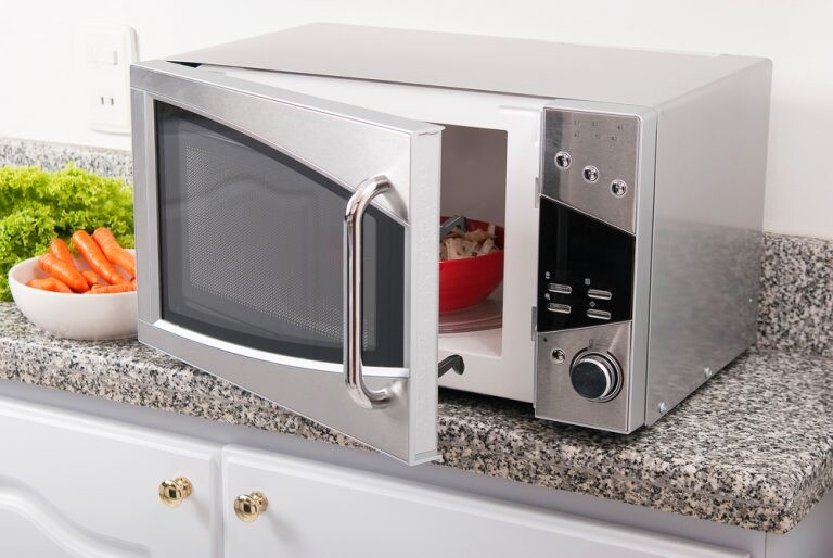 5 Common Mistakes You Should Avoid While Using Your Microwave Oven
