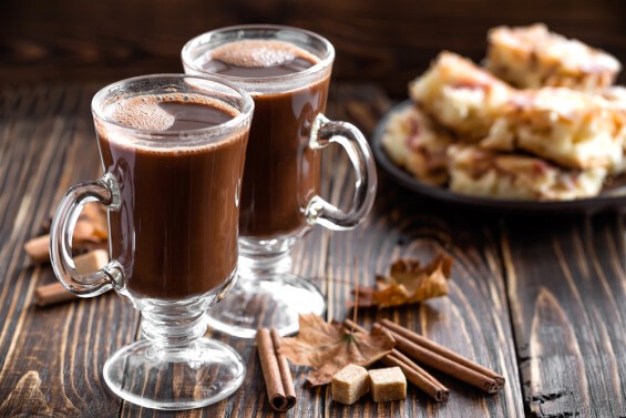 4 Super Easy Chocolate Drinks To Heat Up Your Winter Party!